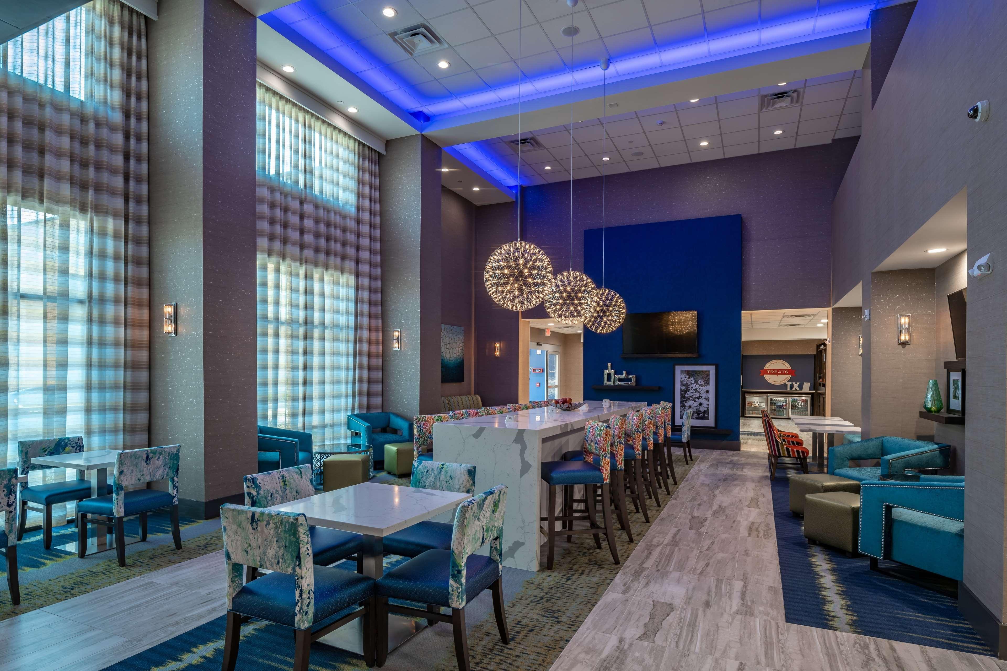 Hampton Inn & Suites Dallas/Plano Central Exterior photo