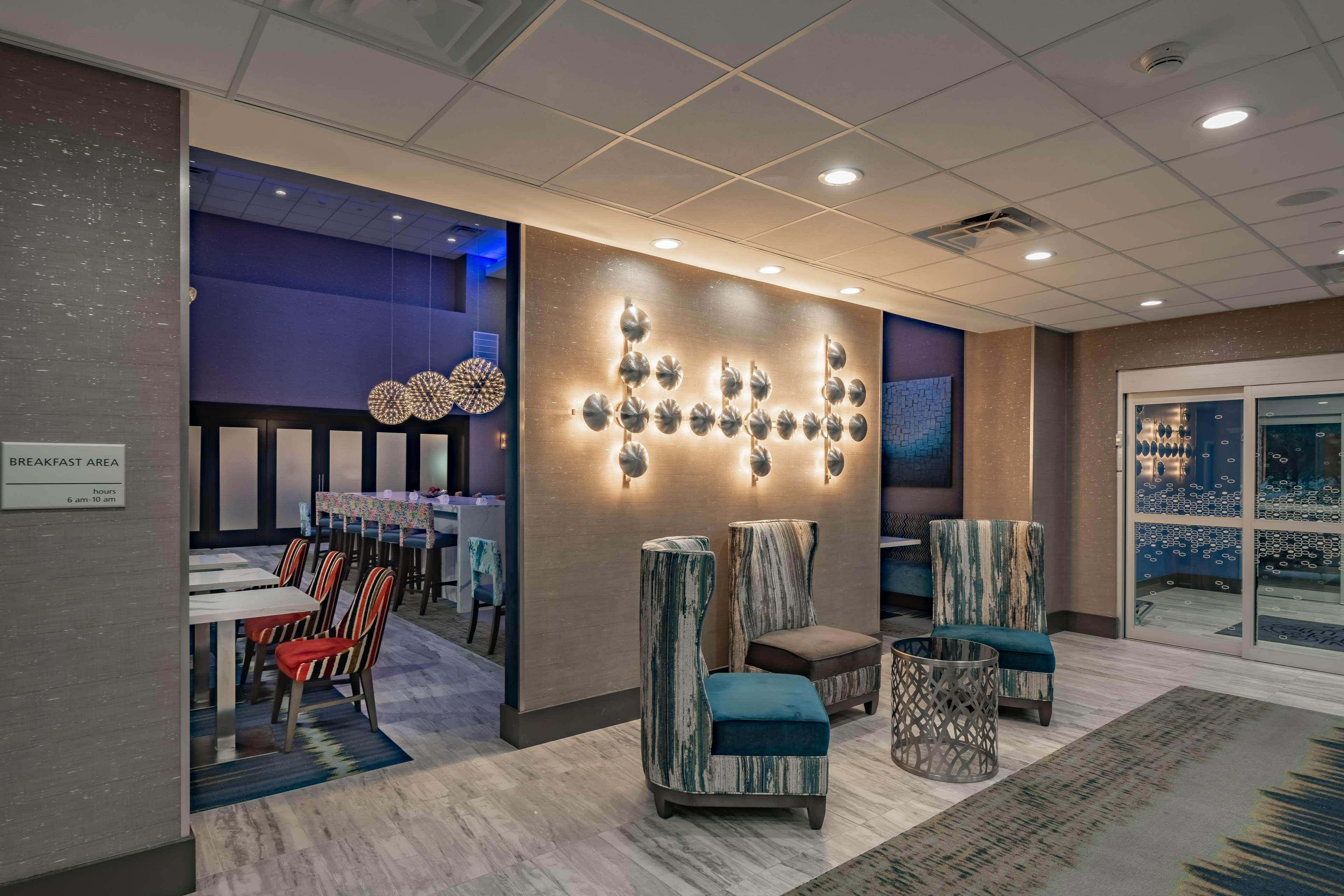 Hampton Inn & Suites Dallas/Plano Central Exterior photo