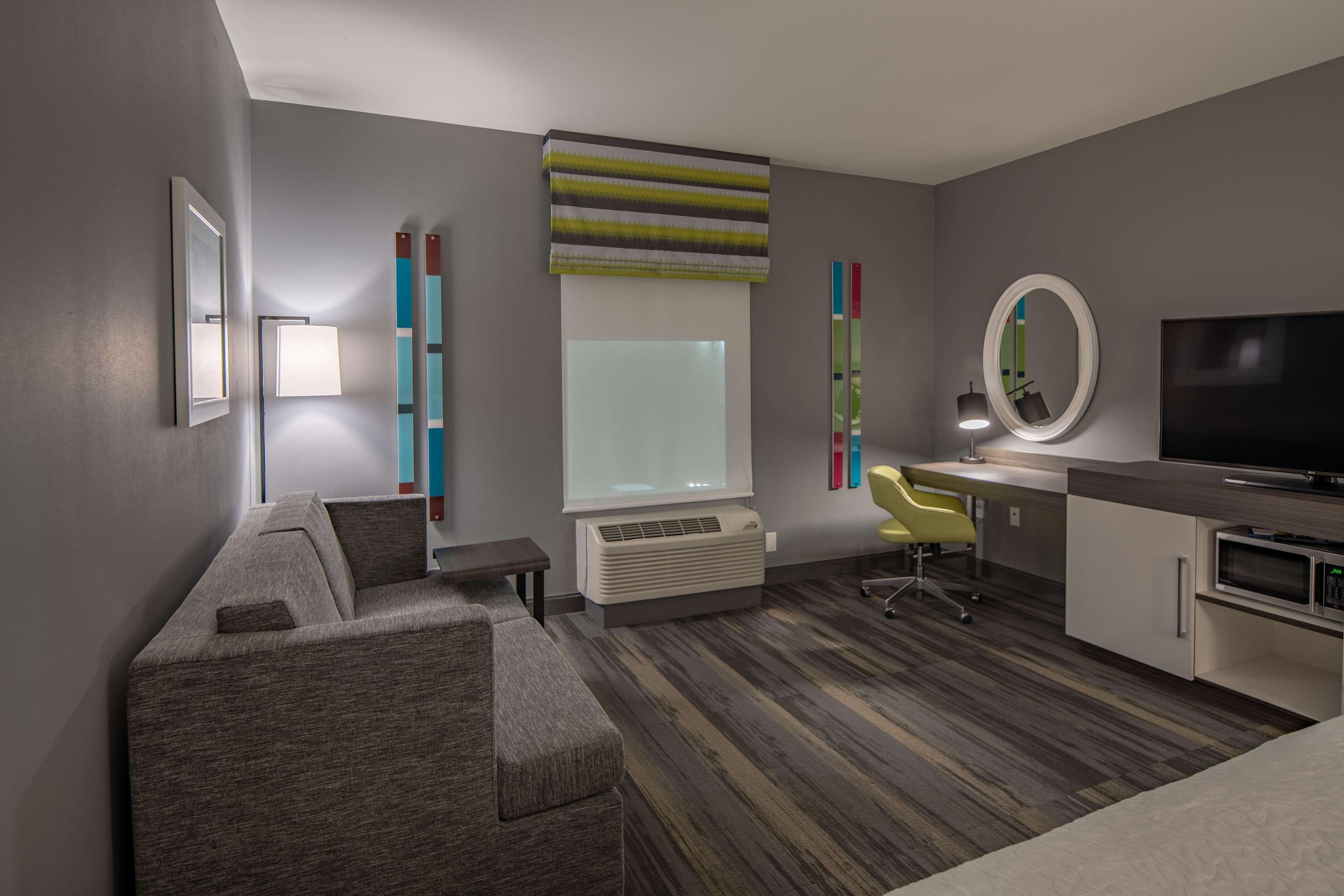 Hampton Inn & Suites Dallas/Plano Central Exterior photo