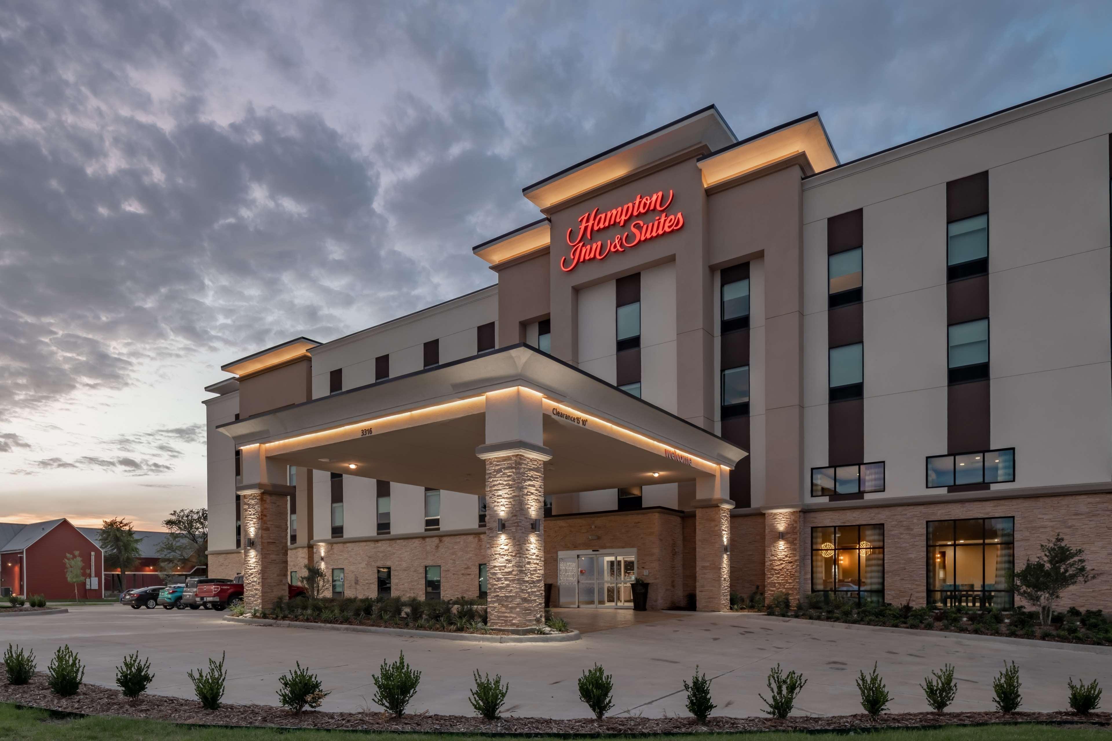 Hampton Inn & Suites Dallas/Plano Central Exterior photo