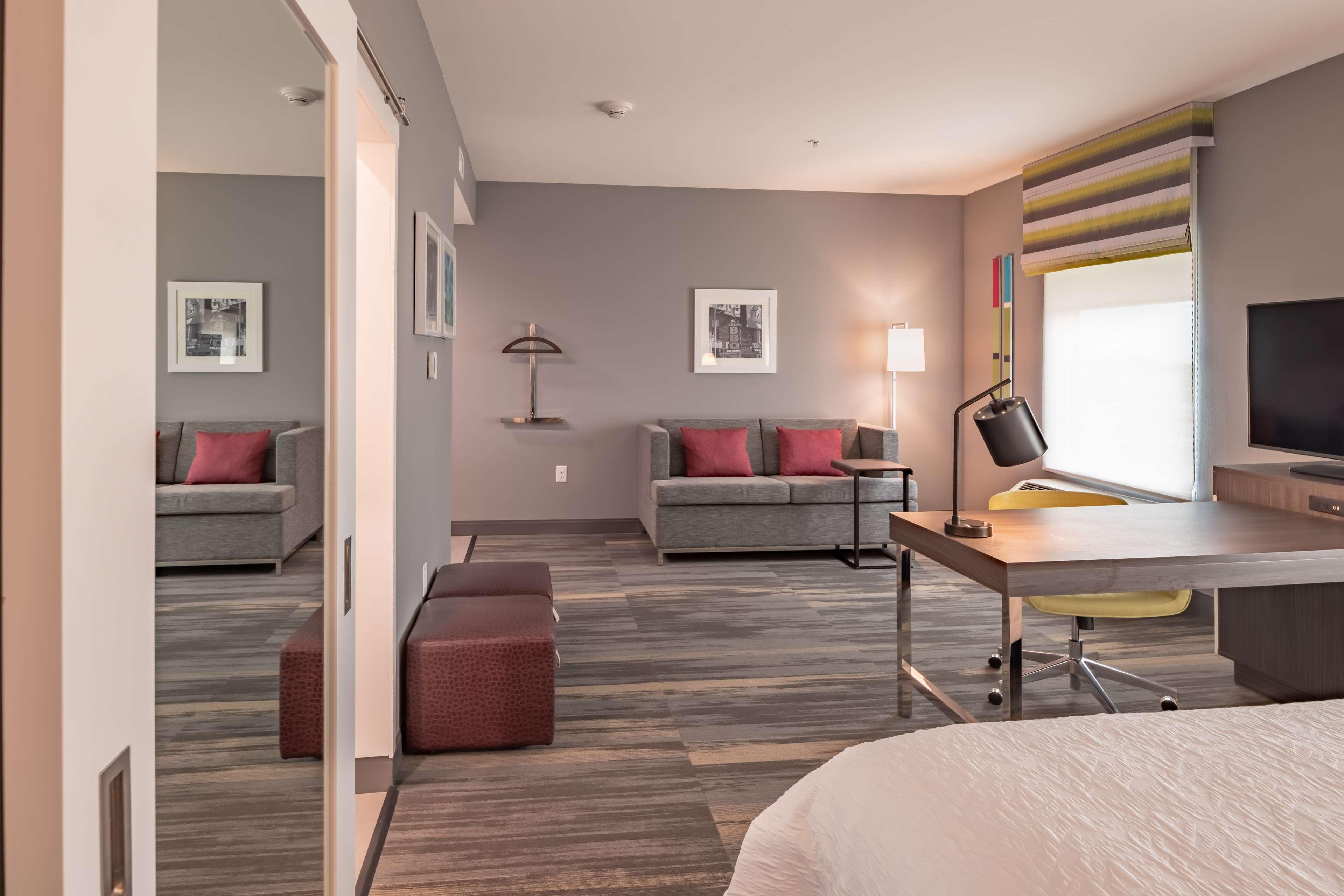 Hampton Inn & Suites Dallas/Plano Central Exterior photo