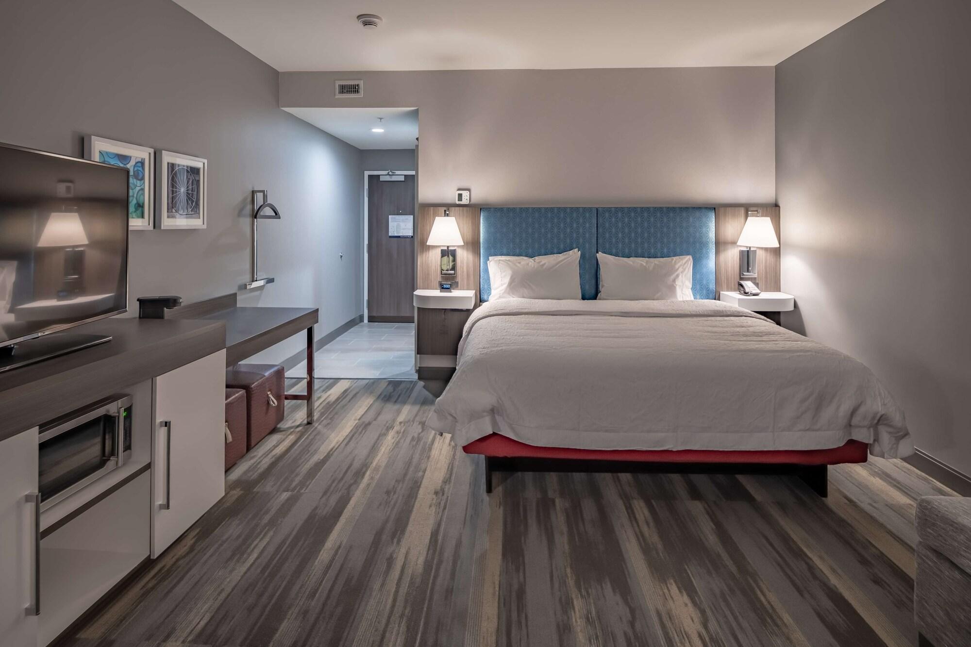 Hampton Inn & Suites Dallas/Plano Central Exterior photo