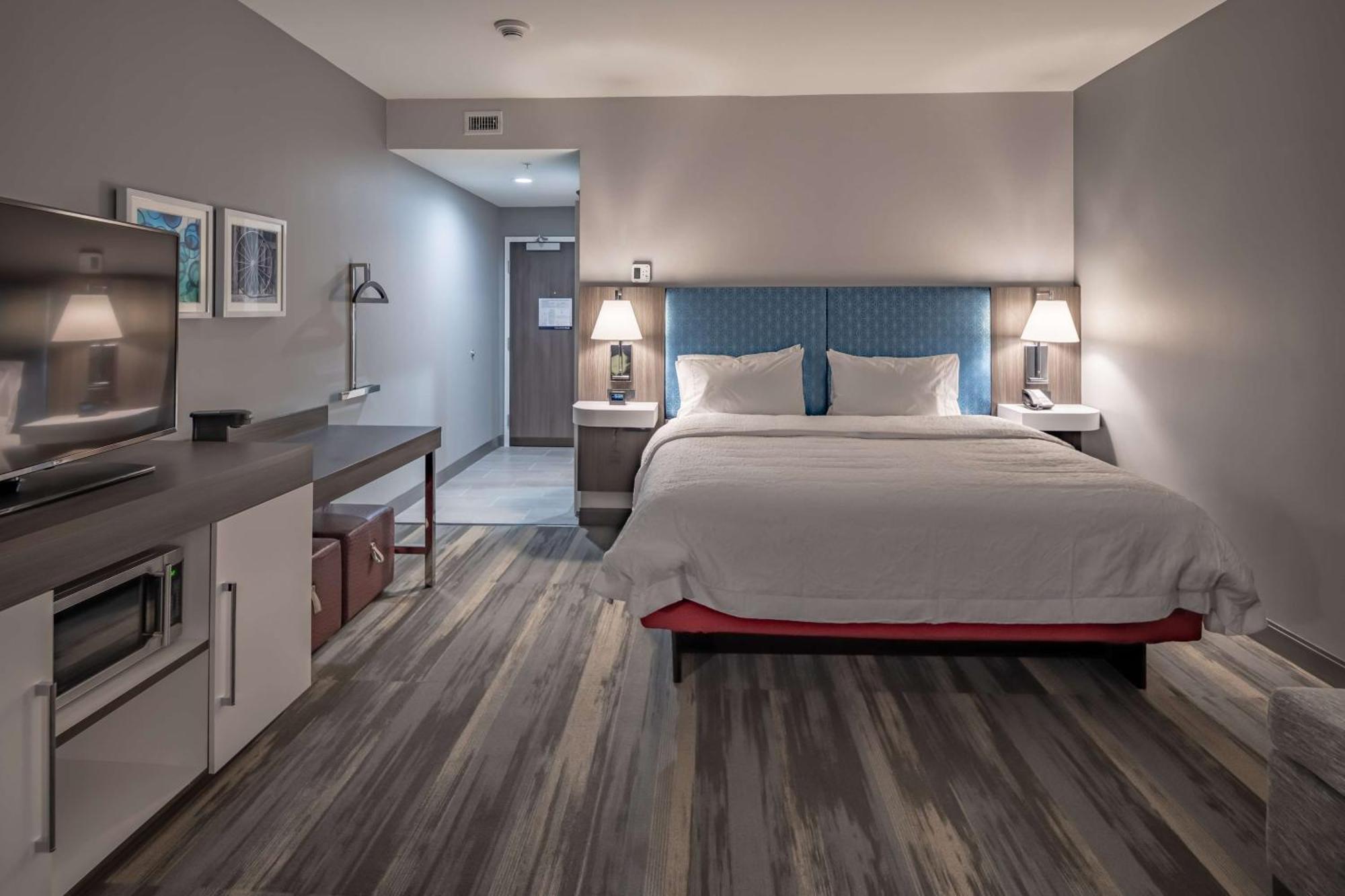 Hampton Inn & Suites Dallas/Plano Central Exterior photo