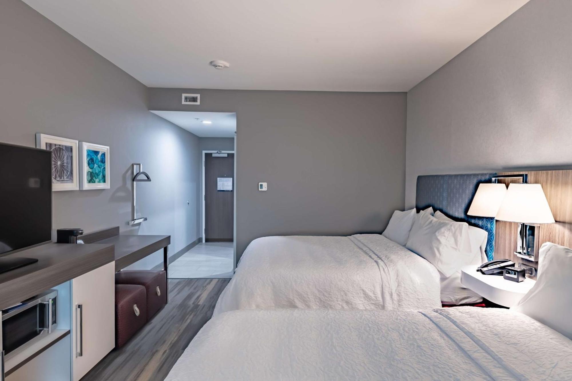 Hampton Inn & Suites Dallas/Plano Central Exterior photo