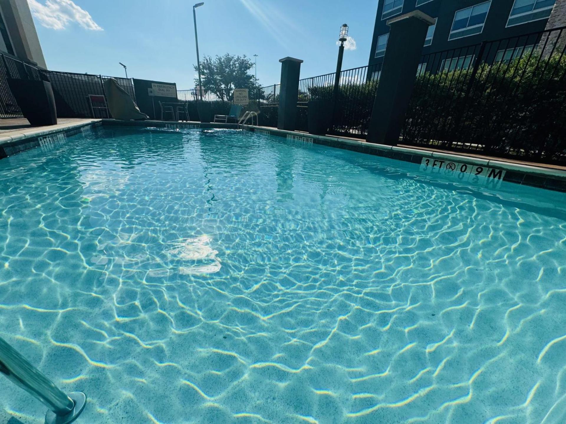Hampton Inn & Suites Dallas/Plano Central Exterior photo