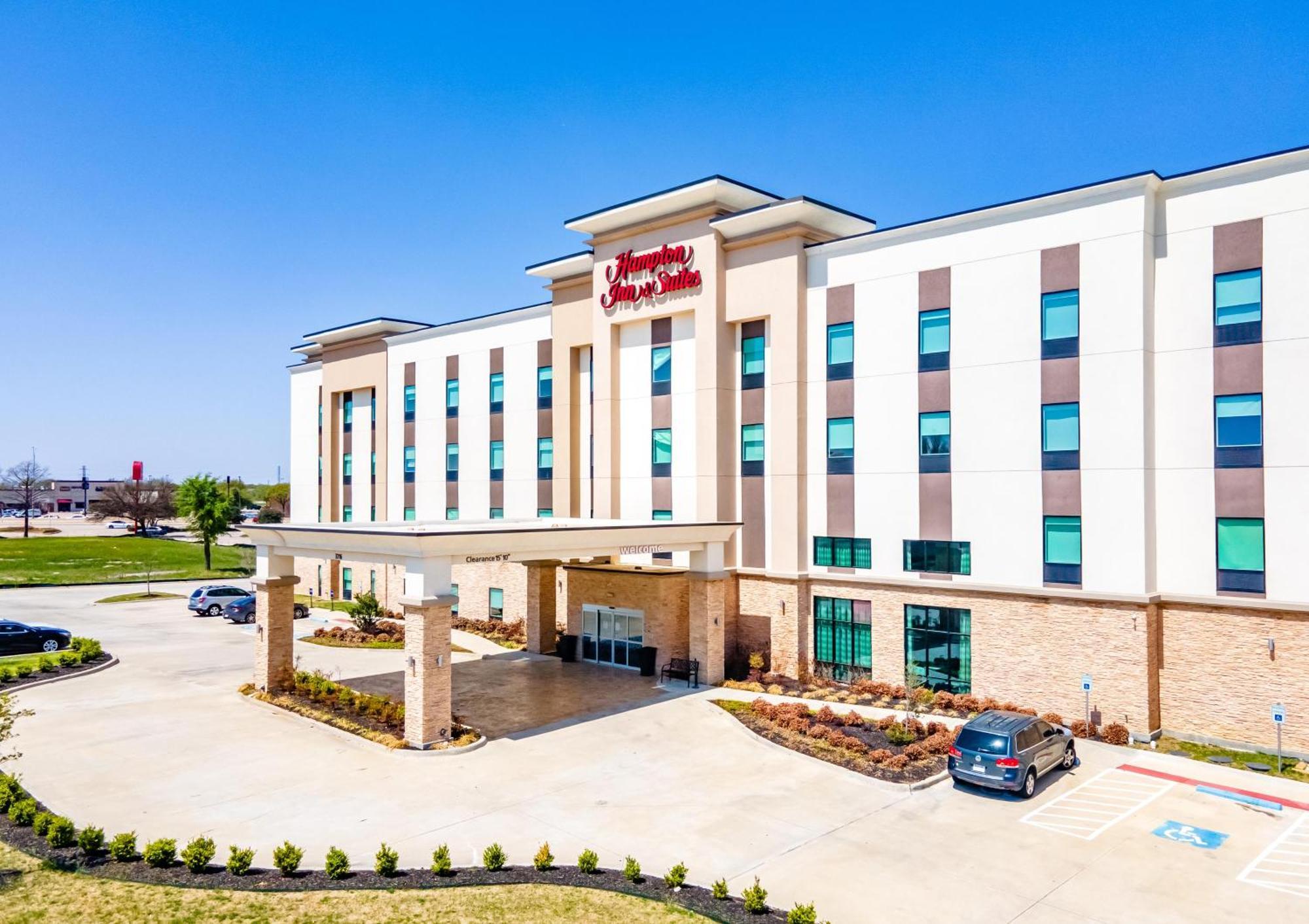 Hampton Inn & Suites Dallas/Plano Central Exterior photo